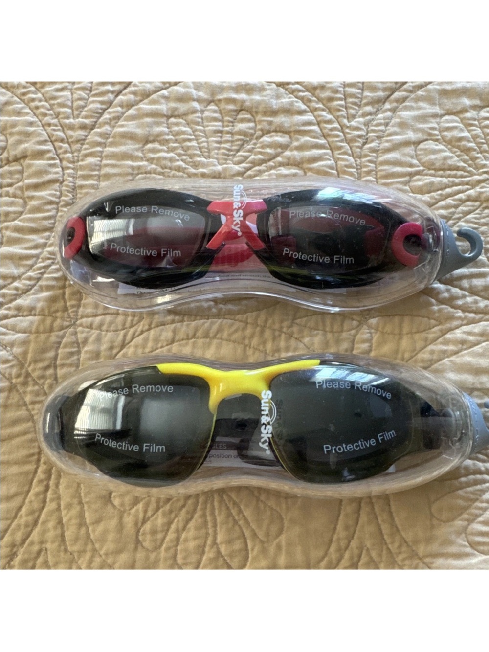 2 New In Case SUN & SKY Adult Swim Goggles Pink Yellow His And Hers
sil416